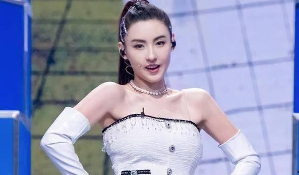 明星黑料大曝光,明星黑料大揭秘，真相背后令人震惊-第2张图片-草莓视频深夜