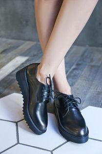 成人女鞋直播小皮鞋视频,直播带你领略小皮鞋魅力-第1张图片-草莓视频深夜