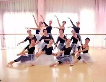 成人形体马步音乐视频,成人形体马步锻炼新体验-第1张图片-草莓视频深夜