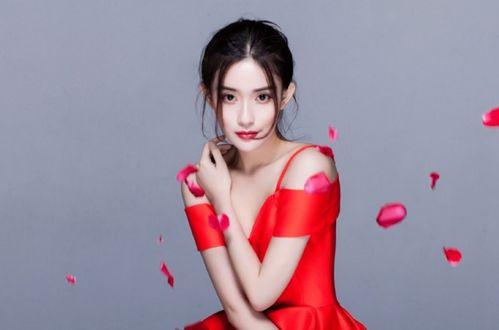 红色夹子成人闺蜜视频,一场情感与欲望的交织-第3张图片-草莓视频深夜