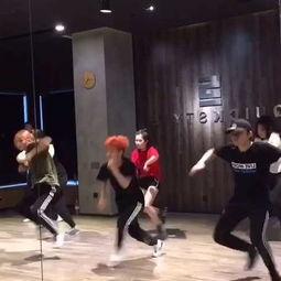 太子庙成人舞蹈视频大全,精彩纷呈的舞蹈盛宴-第2张图片-草莓视频深夜