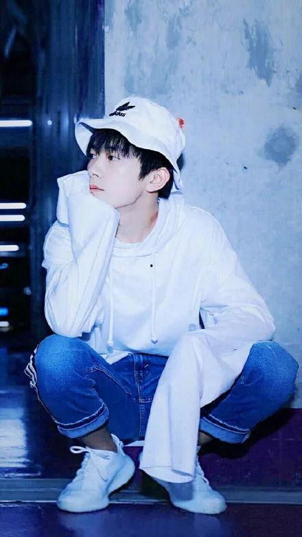 朴志晟成人典礼图片视频,青春蜕变，闪耀未来-第1张图片-草莓视频深夜