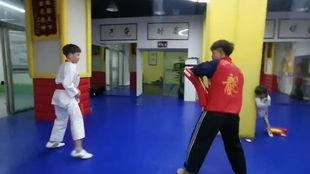 武术成人女生实战视频,女性力量与技巧的完美展现-第2张图片-草莓视频深夜 武术成人女生实战视频,女性力量与技巧的完美展现-第2张图片-草莓视频深夜