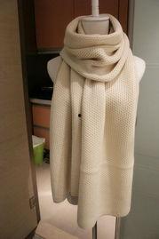 成人毛线围巾视频,跟随视频轻松学会时尚保暖单品-第1张图片-草莓视频深夜